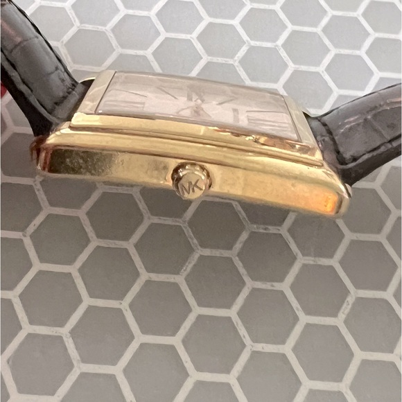 MK Watch - Picture 2 of 9